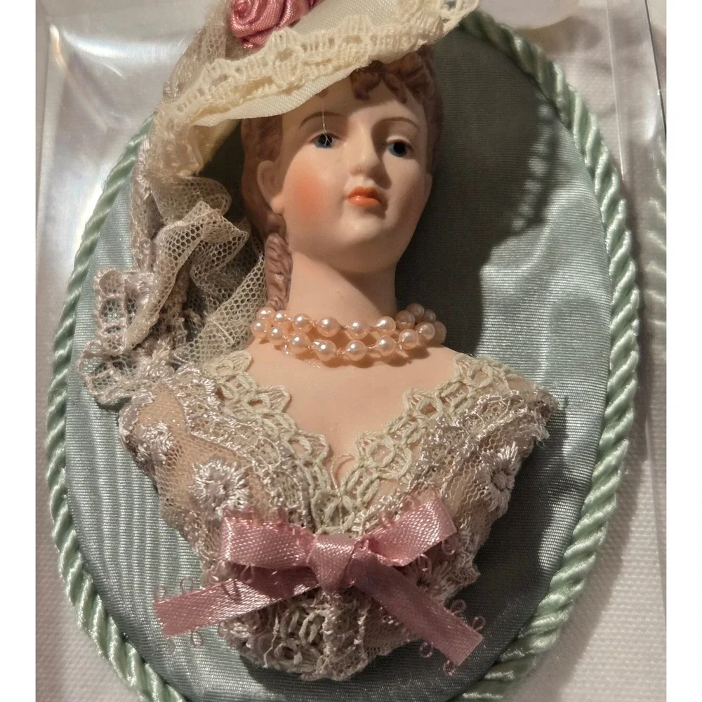 Vintage Victorian Porcelain Lady Bust‎ Ornament Lace Hat Pearls Sage Green Oval
